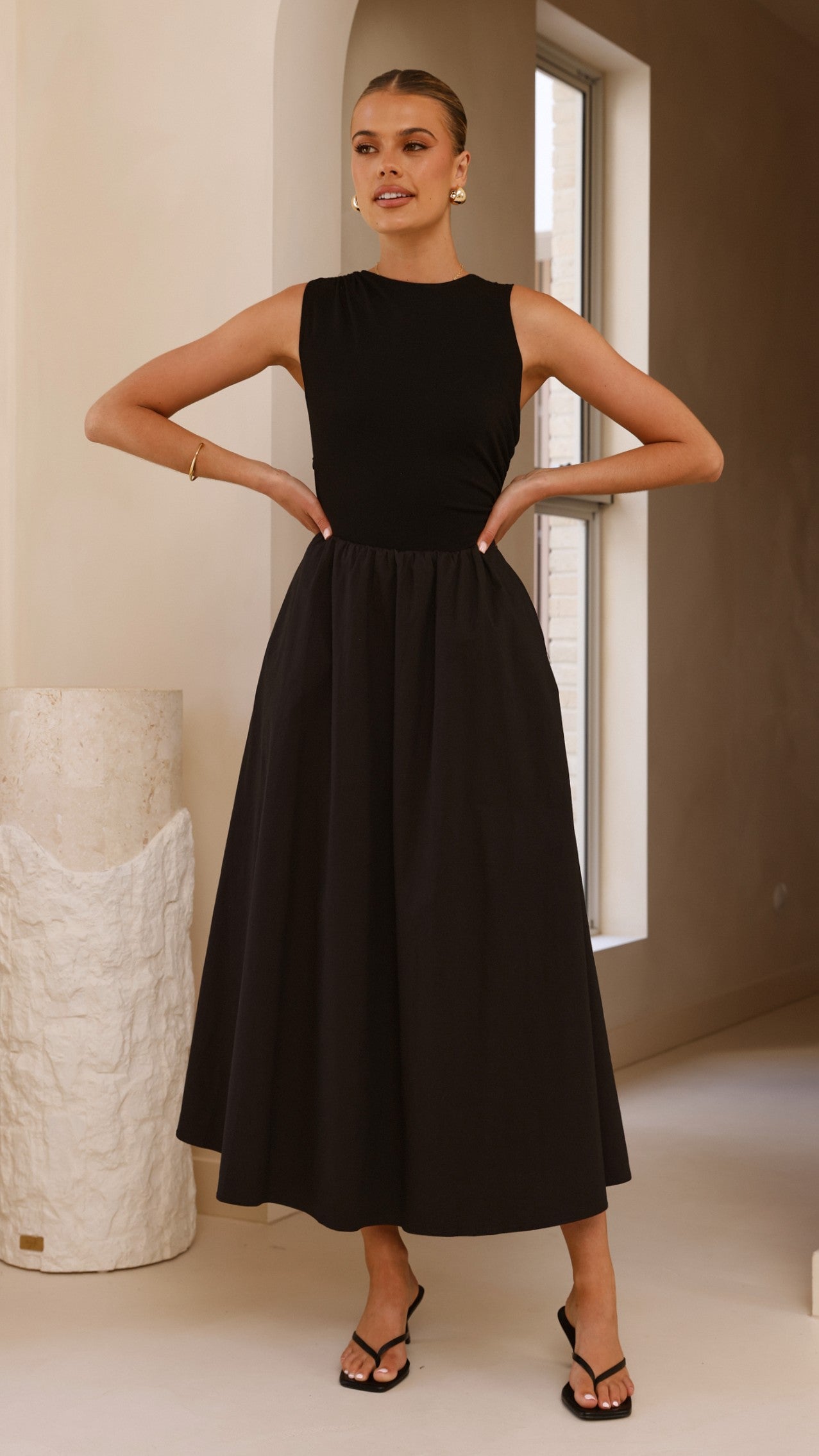 Aria Sleeveless Midi Dress - Black