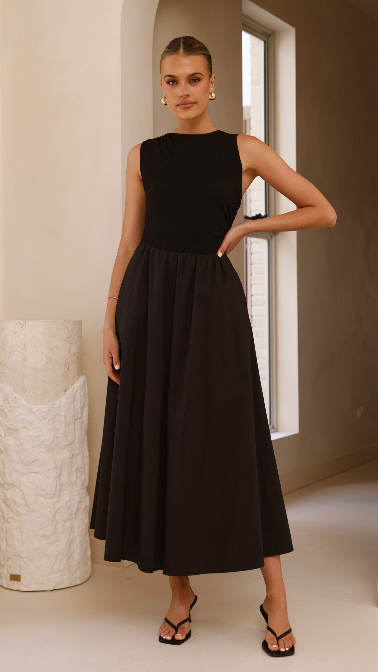Aria Sleeveless Midi Dress - Black